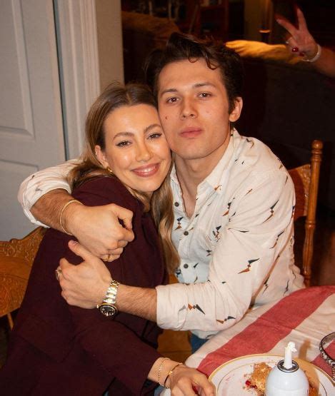 leo howard wife